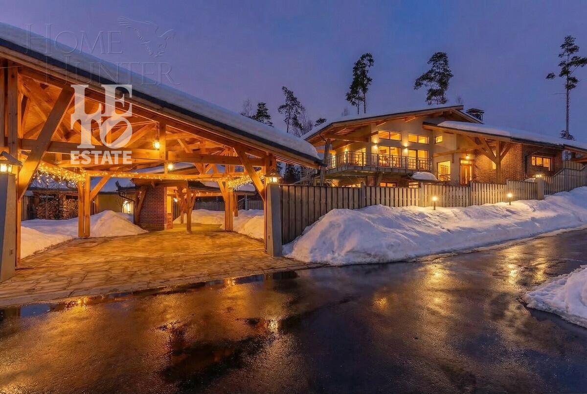 3-этажный коттедж 287.8 м² с отделкой