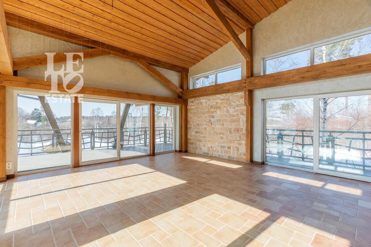 3-этажный коттедж 287.8 м² с отделкой