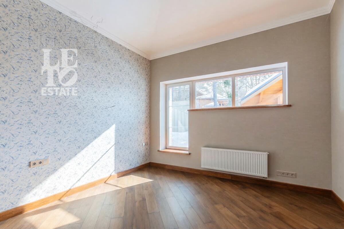 3-этажный коттедж 287.8 м² с отделкой