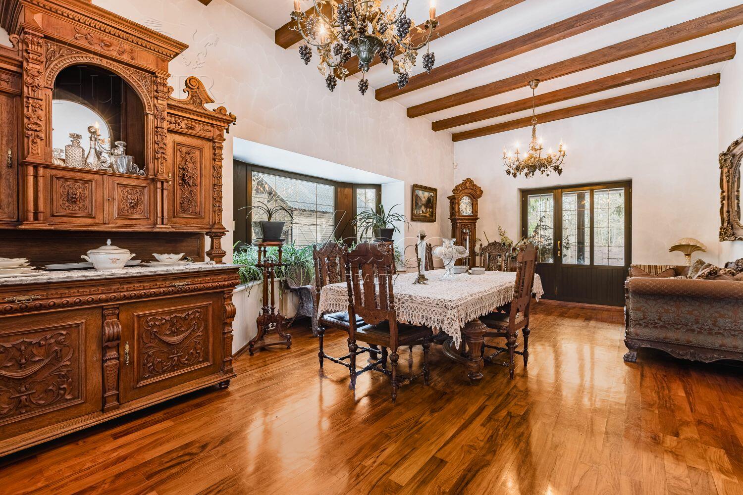 2-этажный коттедж 450 м² с отделкой