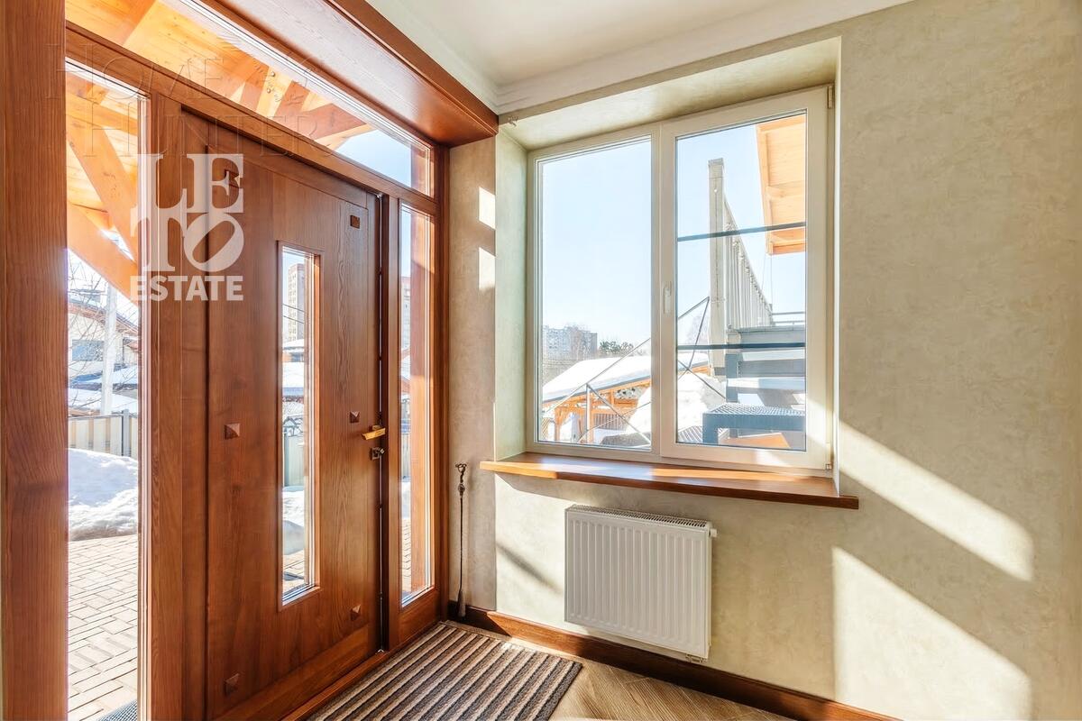 3-этажный коттедж 287.8 м² с отделкой