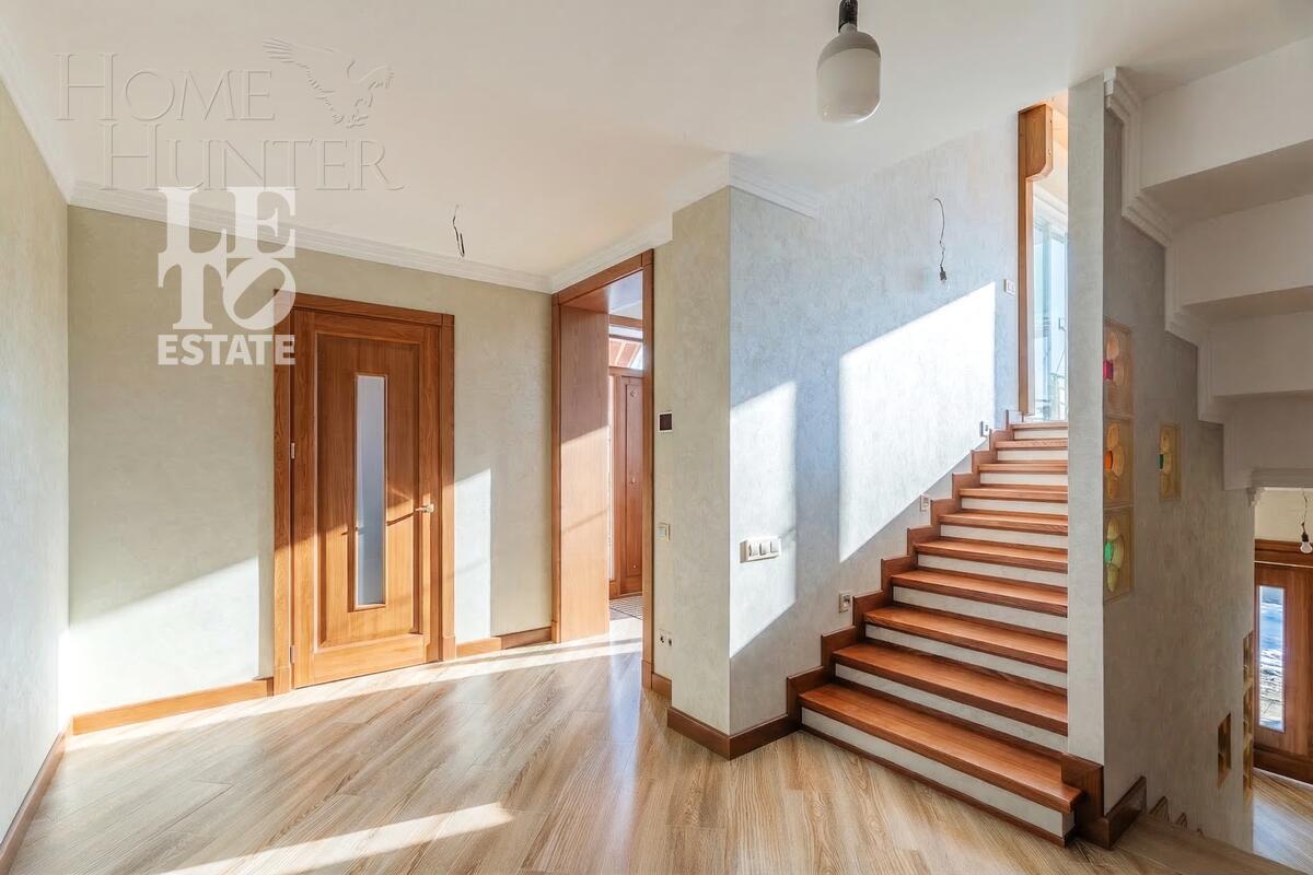 3-этажный коттедж 287.8 м² с отделкой