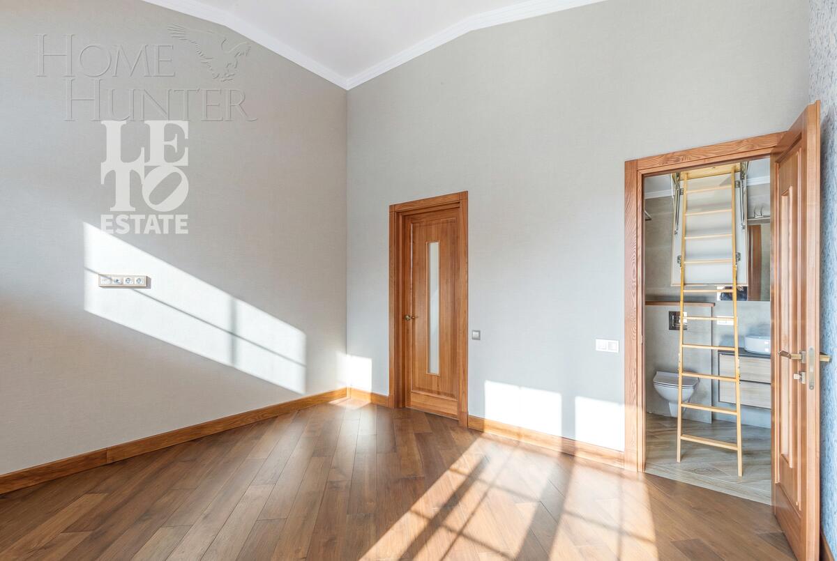 3-этажный коттедж 287.8 м² с отделкой