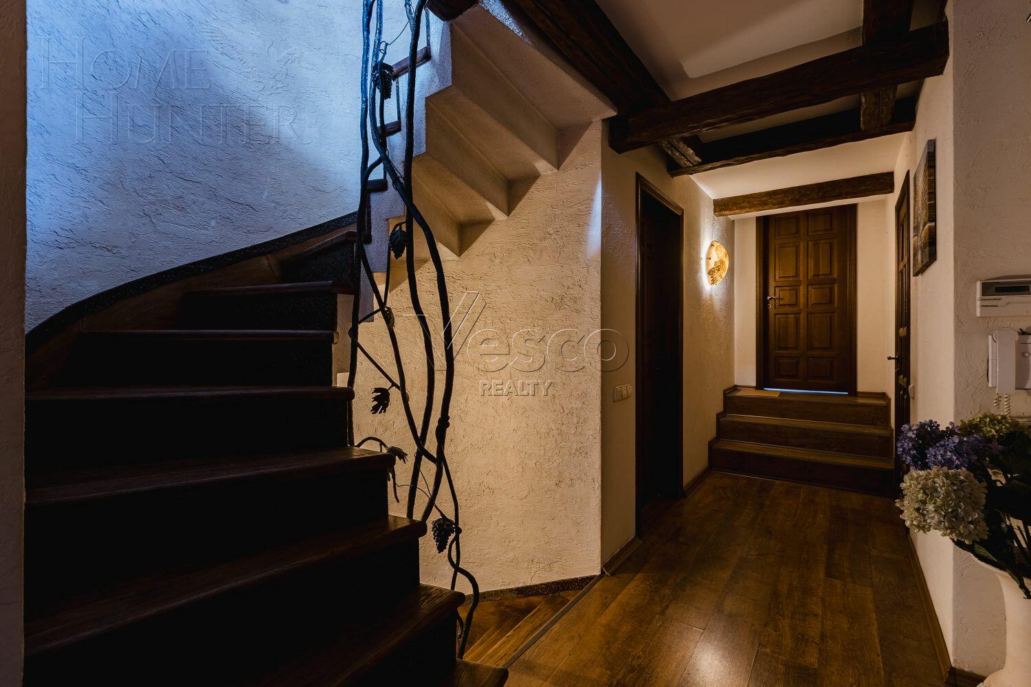 2-этажный коттедж 450 м² с отделкой