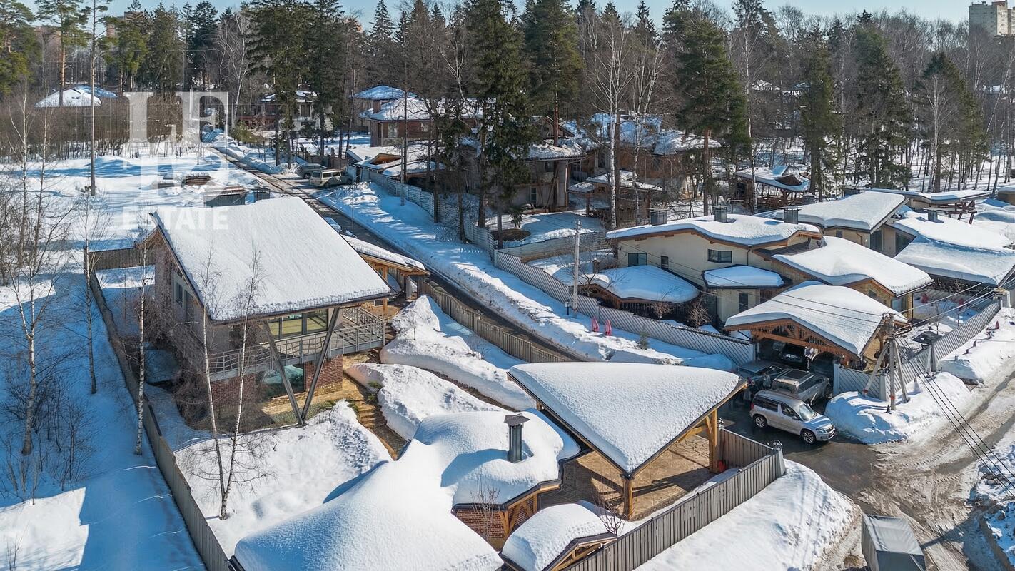 3-этажный коттедж 287.8 м² с отделкой