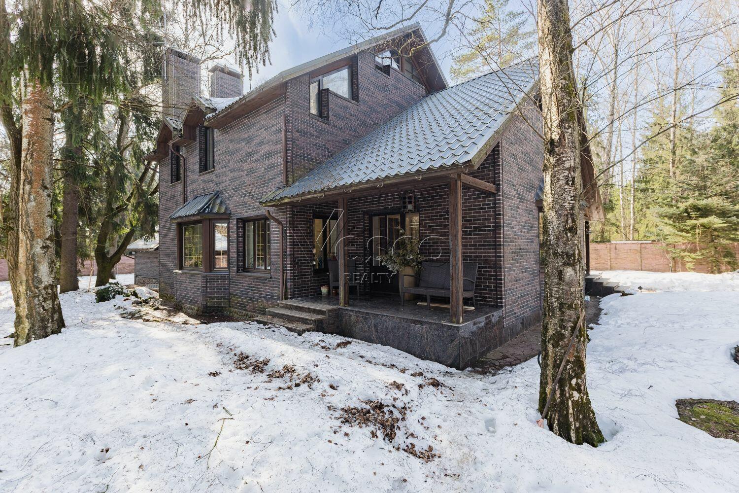 2-этажный коттедж 450 м² с отделкой