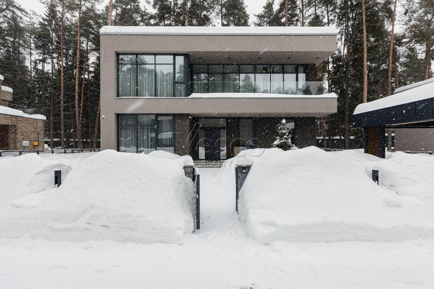 2-этажный коттедж 380 м² с отделкой