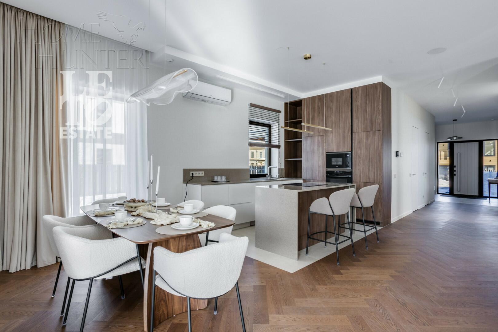 2-этажный коттедж 262 м² с отделкой