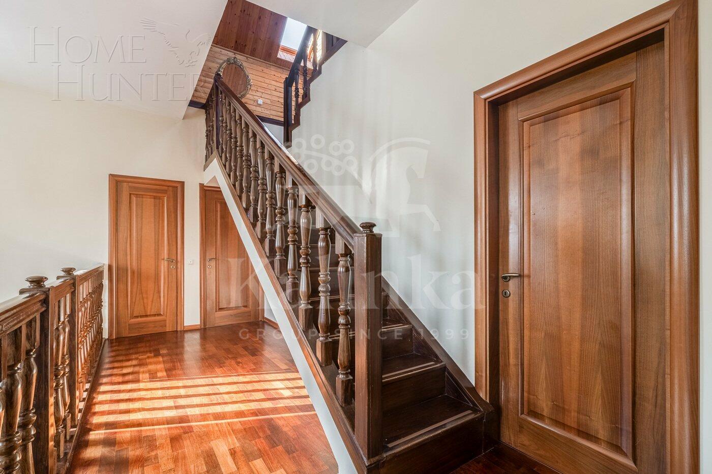 2-этажный коттедж 800 м² с отделкой