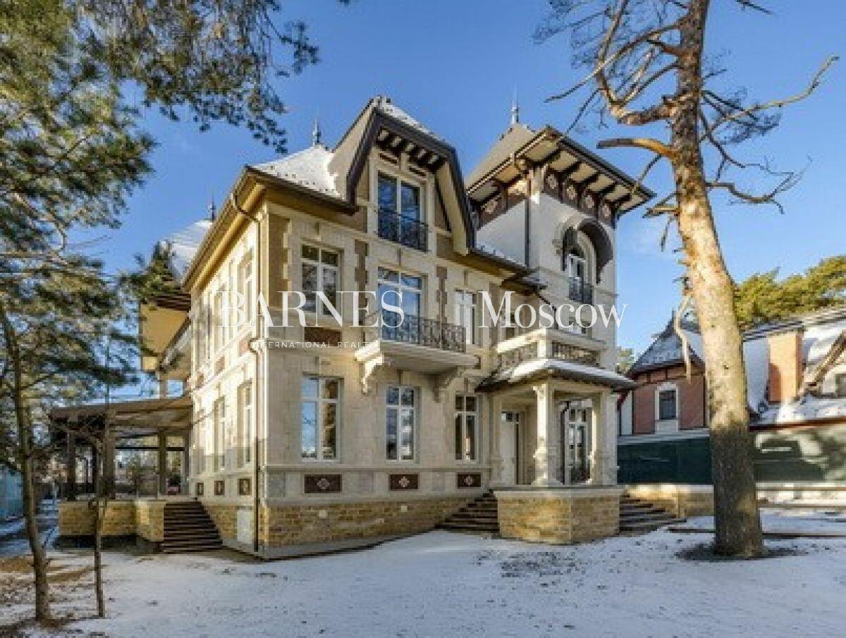 3-этажный коттедж 1 077.1 м² без отделки