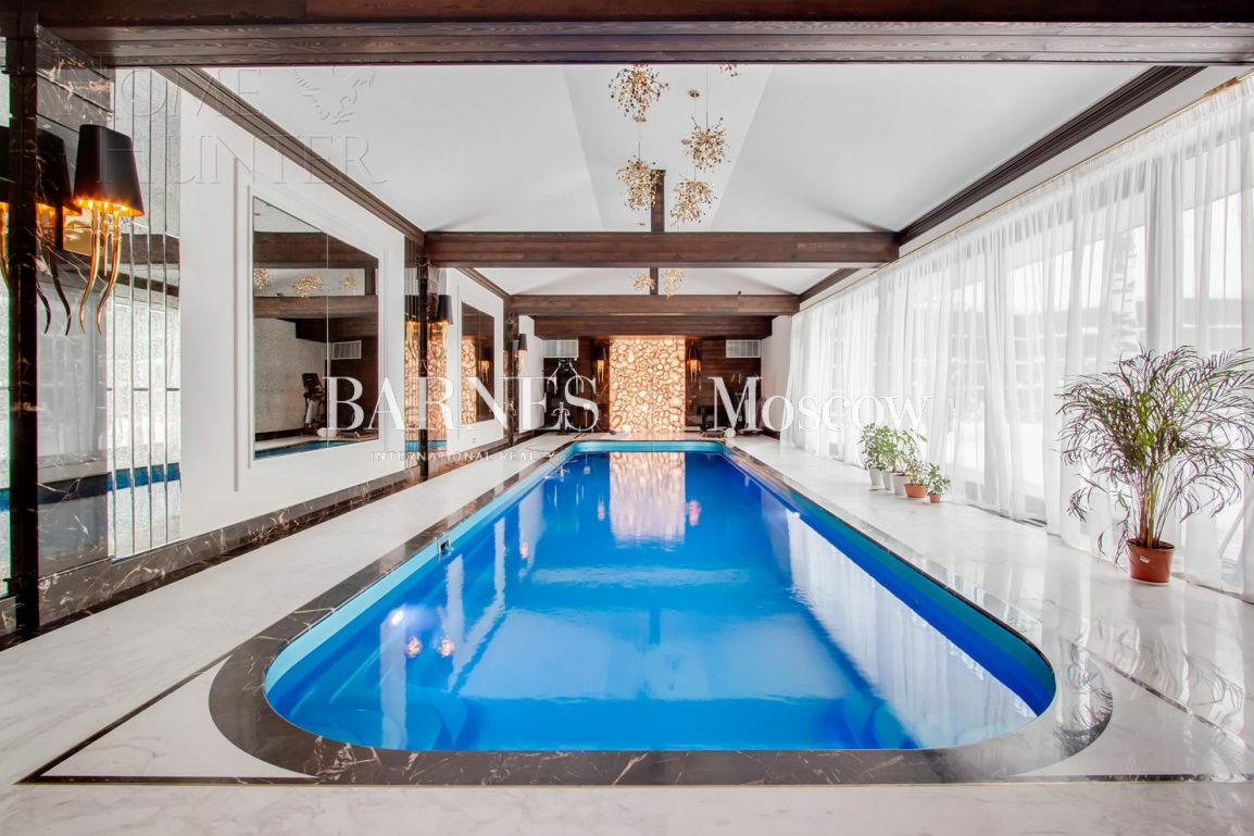 2-этажный коттедж 1 000 м² с отделкой