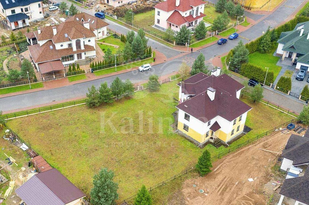 2-этажный коттедж 700 м² без отделки