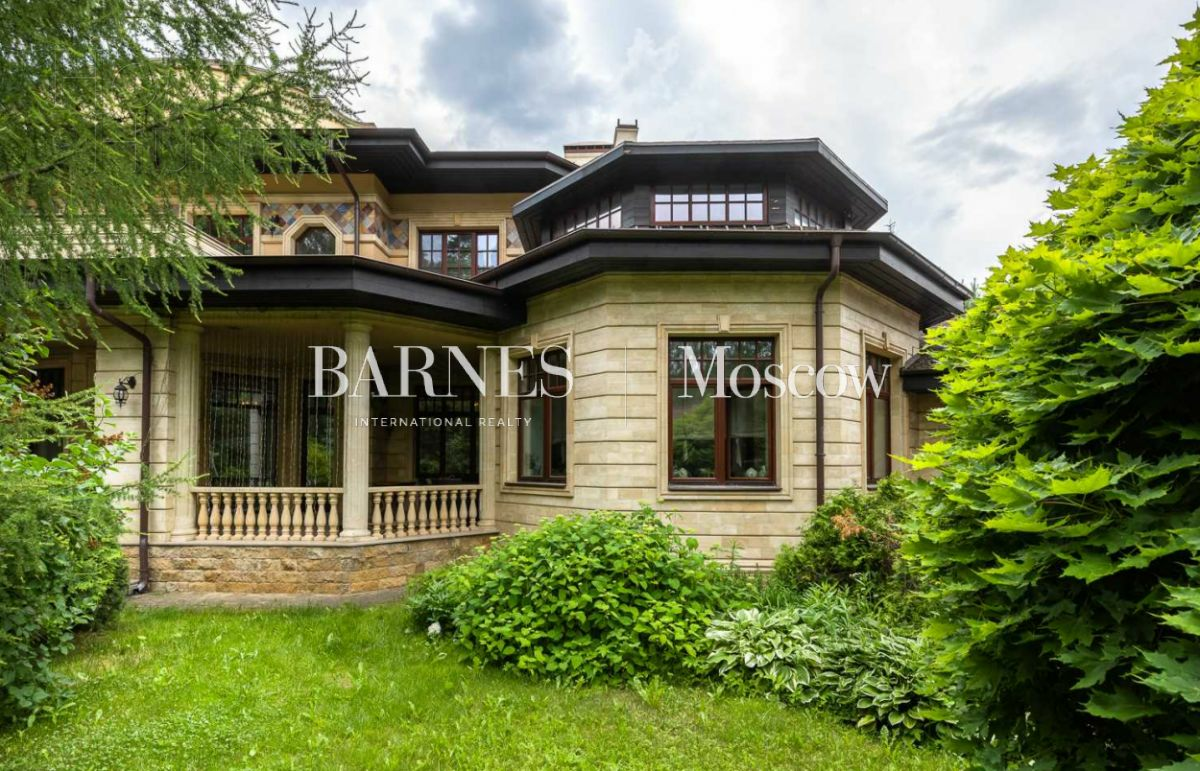 2-этажный коттедж 1 400 м² с отделкой