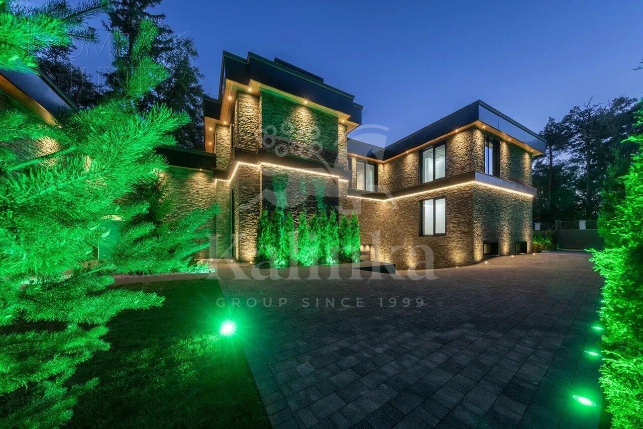 2-этажный коттедж 1 700 м² без отделки