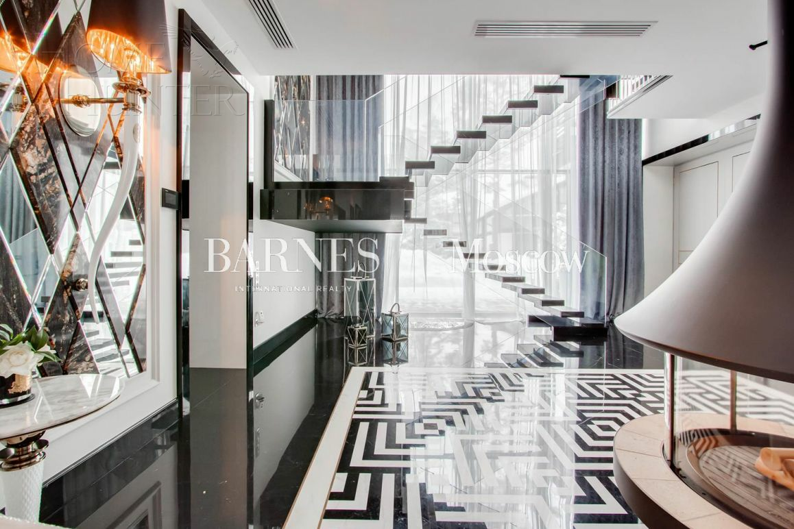 2-этажный коттедж 1 000 м² с отделкой