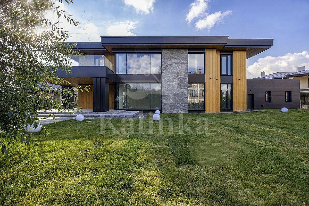 2-этажный коттедж 853.2 м² без отделки