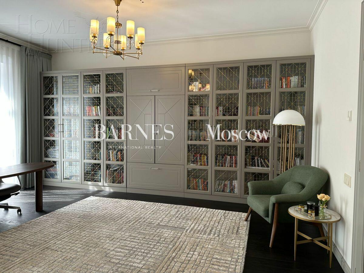 3-этажный таунхаус 330 м² с отделкой