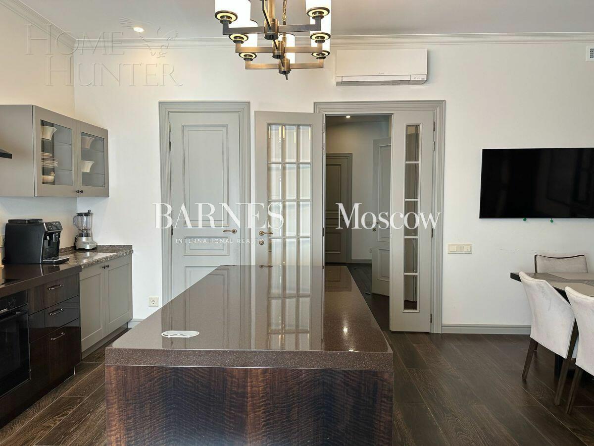 3-этажный таунхаус 330 м² с отделкой