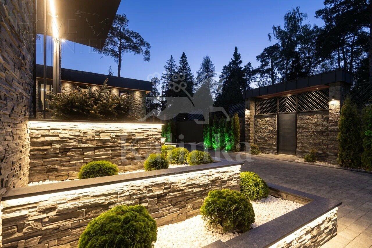 2-этажный коттедж 1 700 м² без отделки