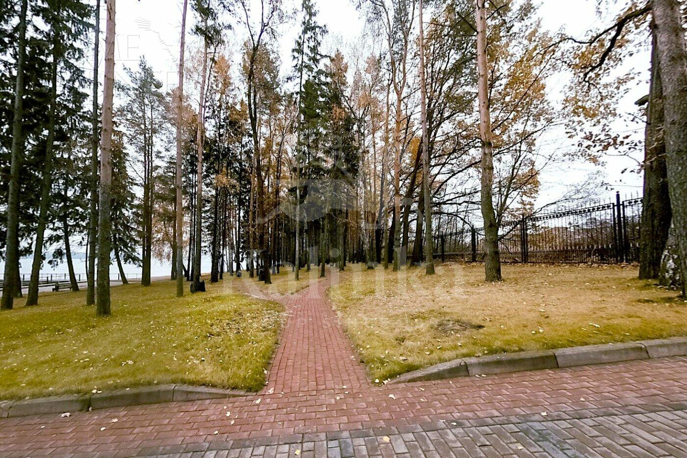 Участок 70.09 сот. в охраняемом поселке