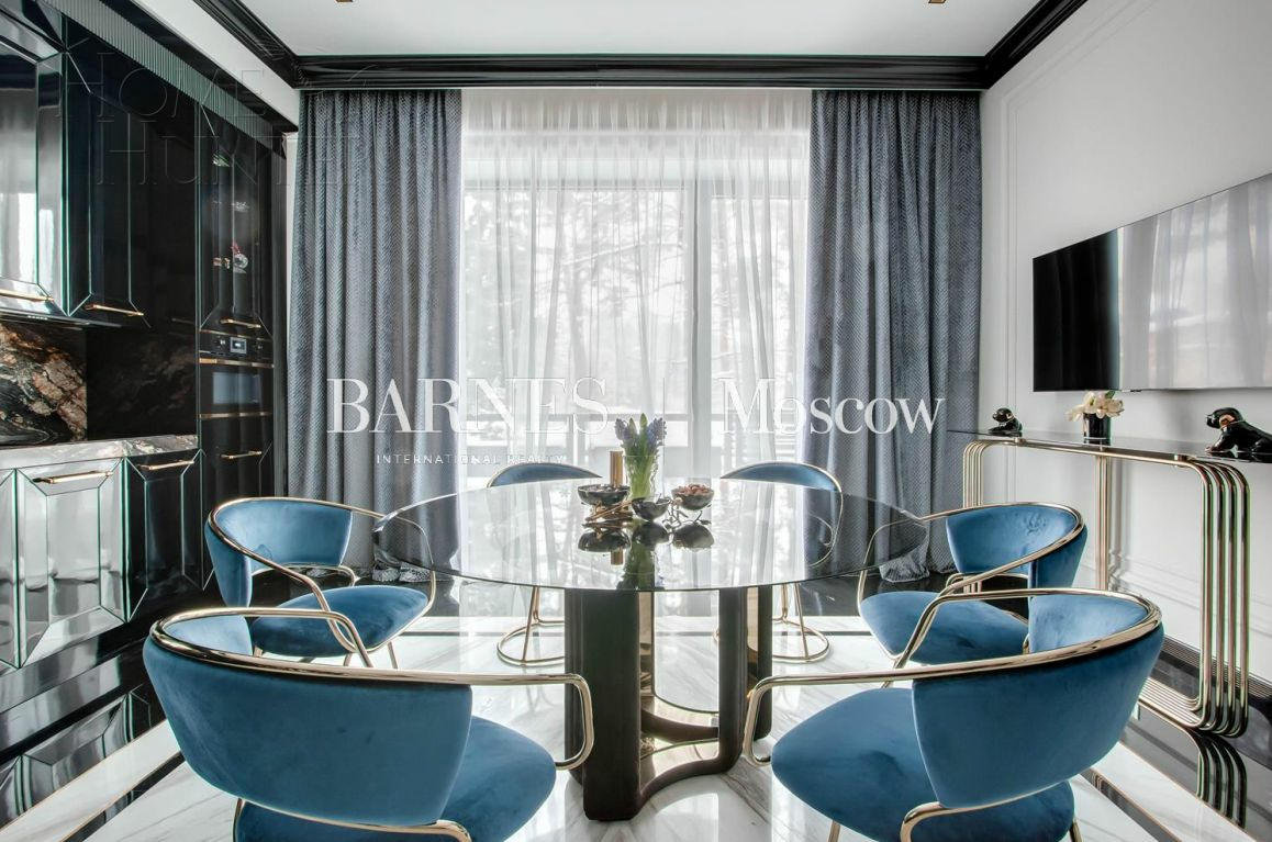 2-этажный коттедж 1 000 м² с отделкой