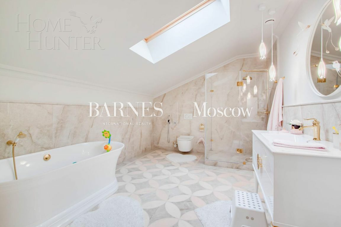 2-этажный коттедж 1 000 м² с отделкой