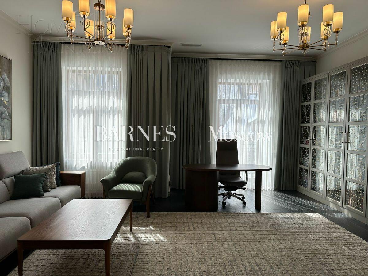 3-этажный таунхаус 330 м² с отделкой