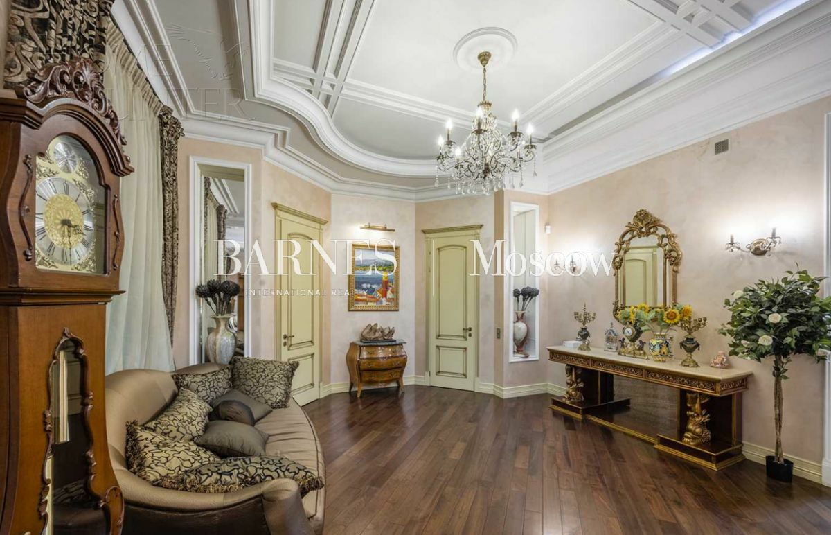 2-этажный коттедж 1 400 м² с отделкой