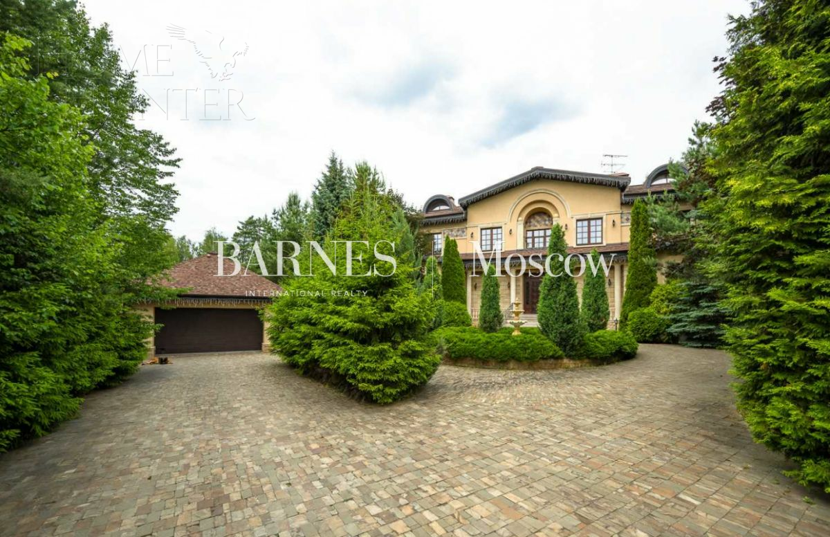 2-этажный коттедж 1 400 м² с отделкой