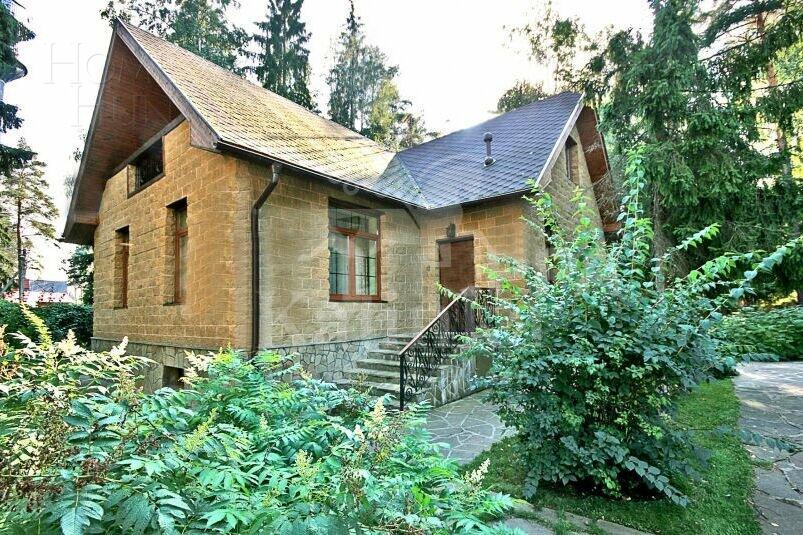 2-этажный коттедж 1 000 м² с отделкой