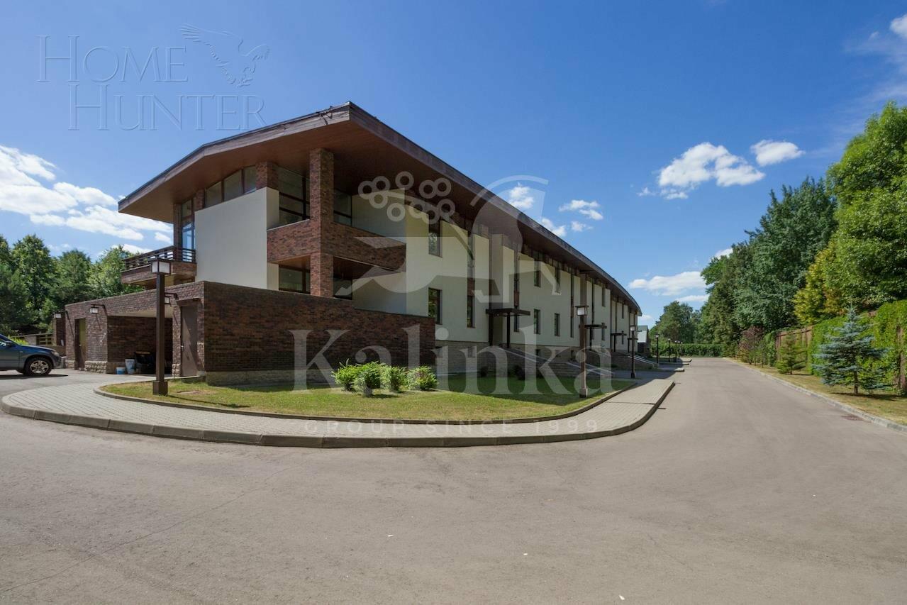 2-этажный таунхаус 356 м² с отделкой