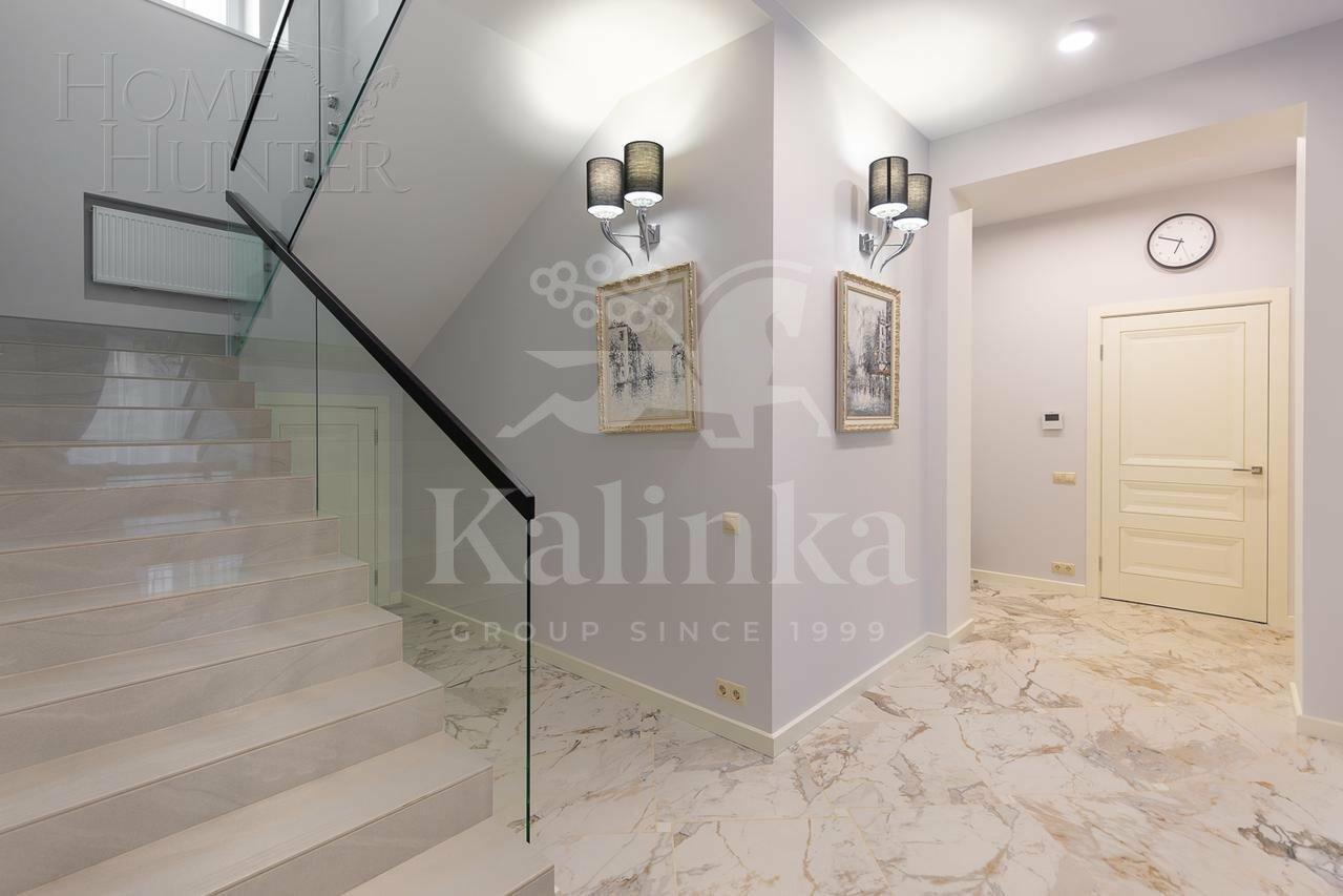 2-этажный коттедж 266 м² с отделкой