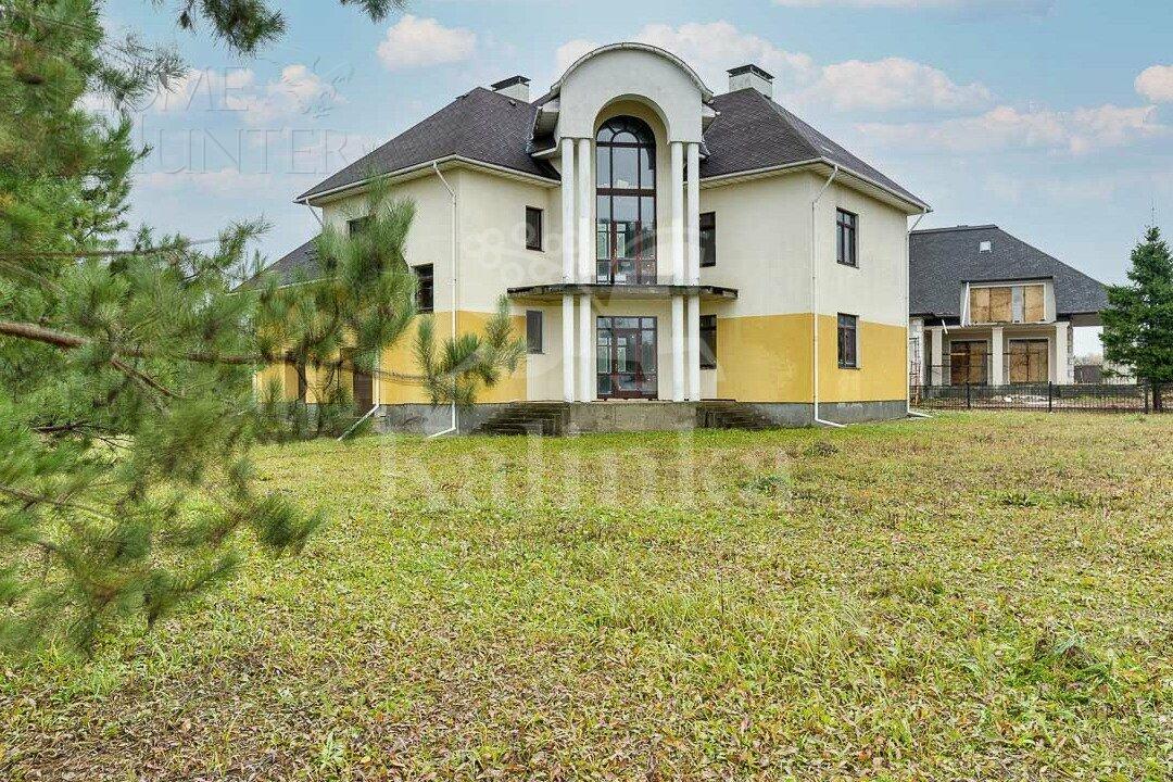 2-этажный коттедж 700 м² без отделки