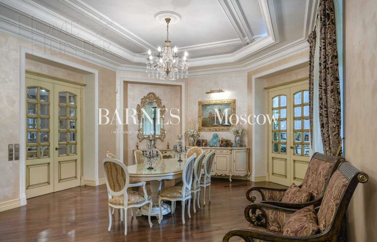 2-этажный коттедж 1 400 м² с отделкой