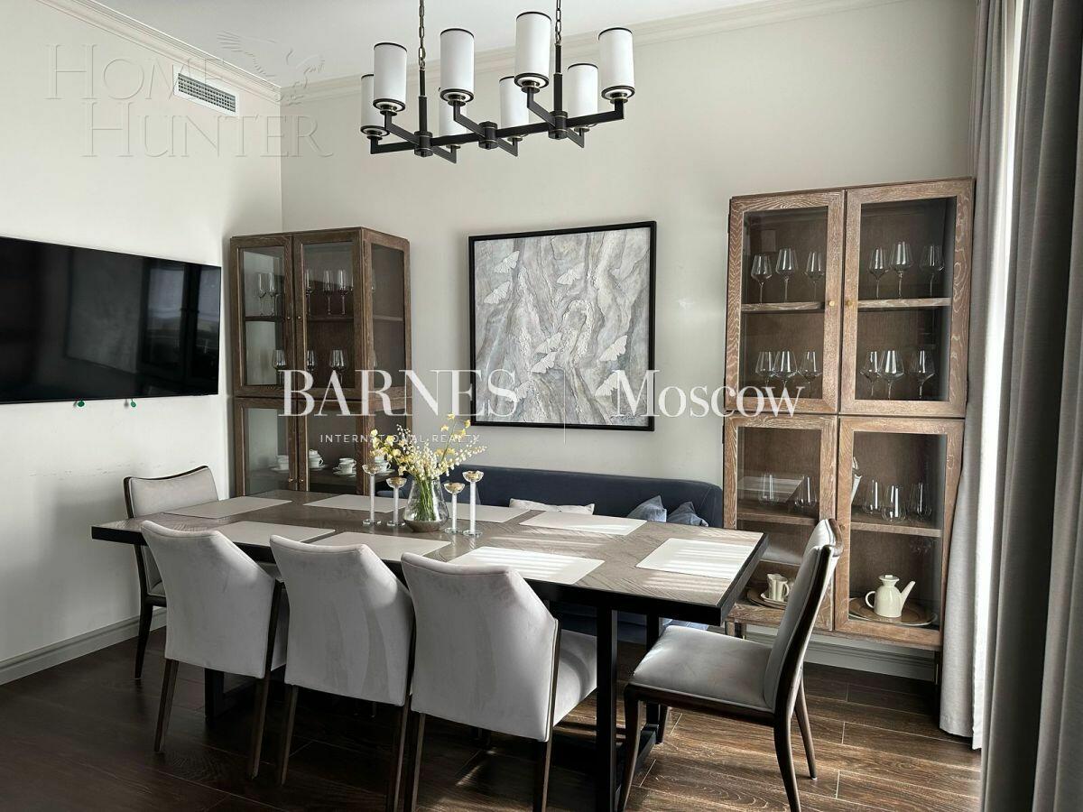 3-этажный таунхаус 330 м² с отделкой