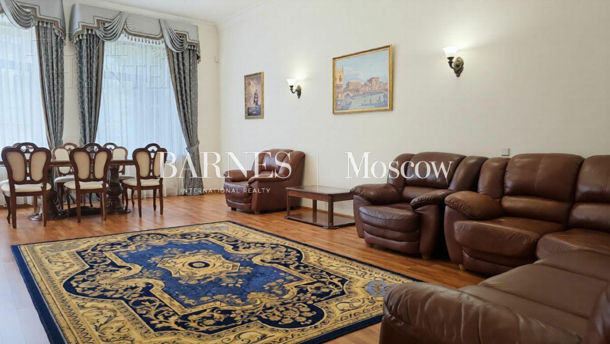 2-этажный таунхаус 286 м² с отделкой