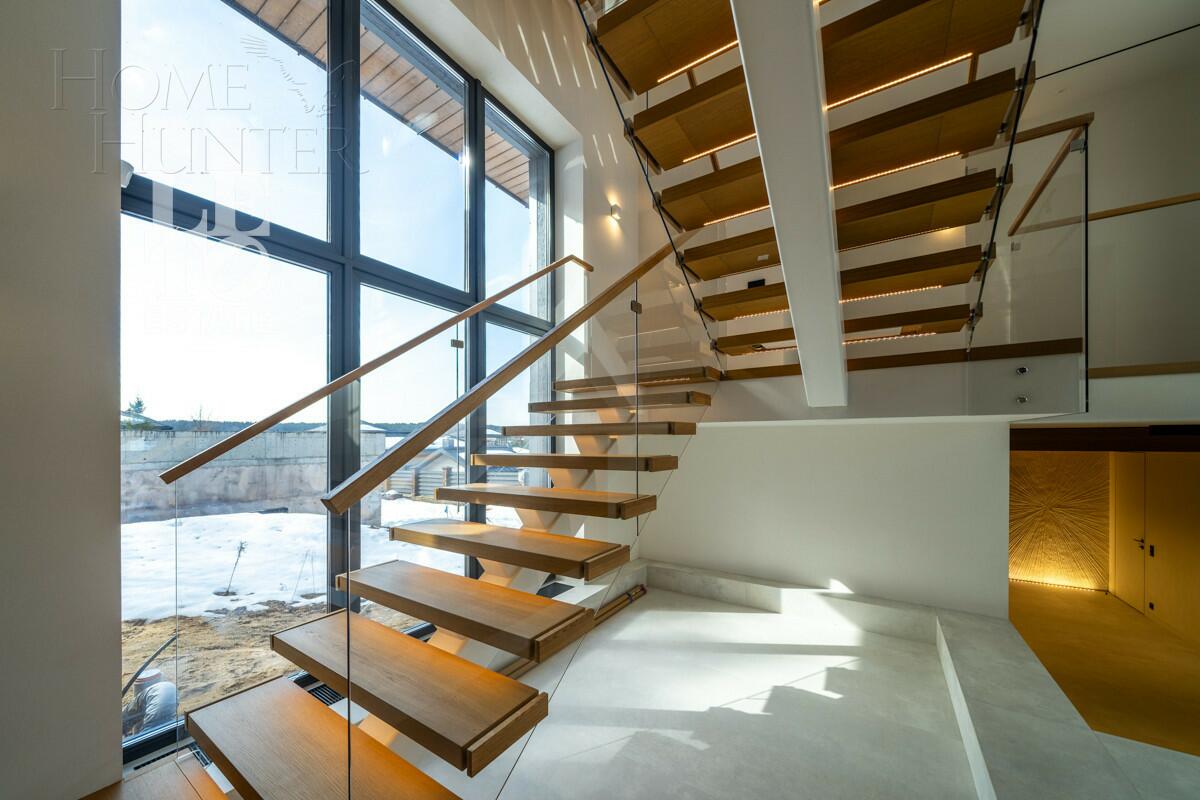 2-этажный коттедж 650 м² с отделкой