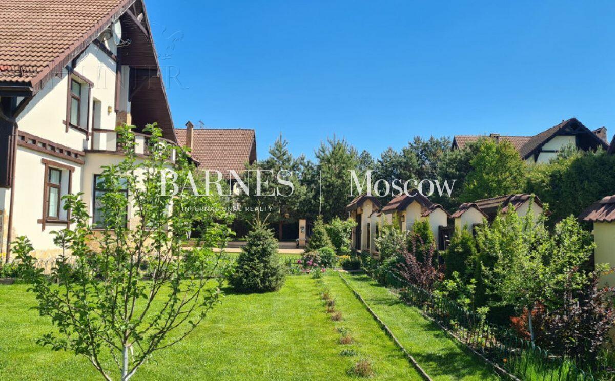 2-этажный коттедж 525 м² с отделкой