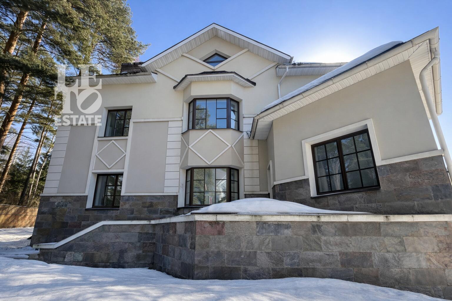 2-этажный коттедж 547 м² без отделки