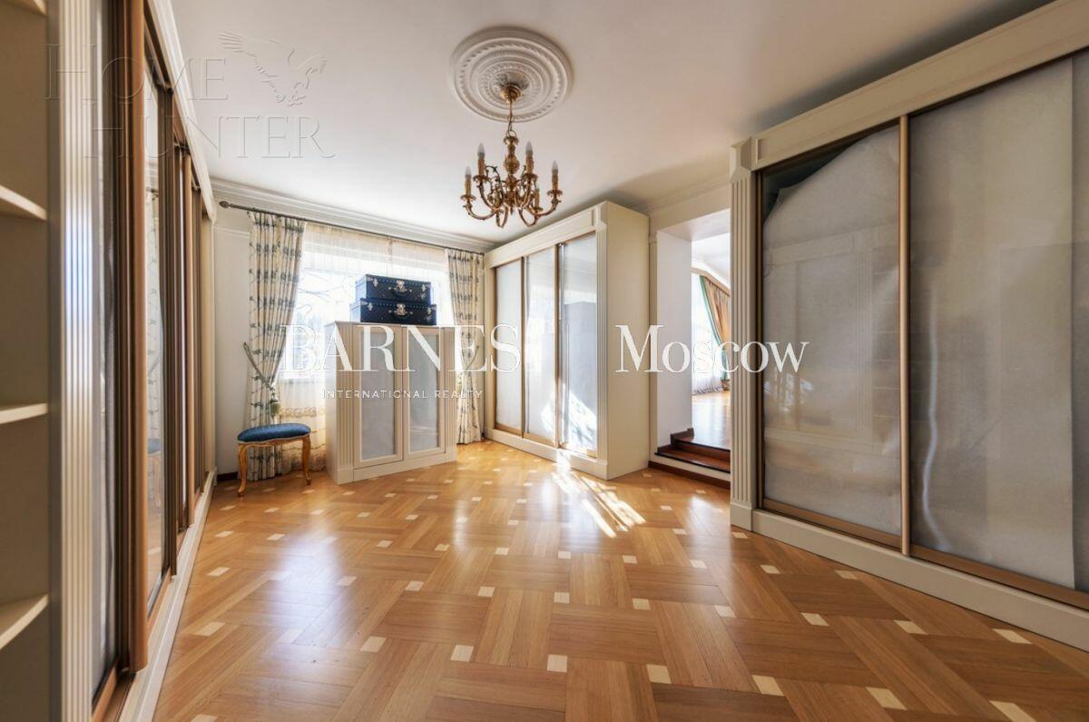 2-этажный коттедж 692 м² с отделкой