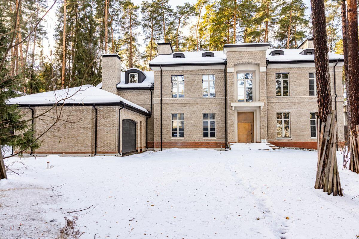 2-этажный коттедж 850 м² без отделки