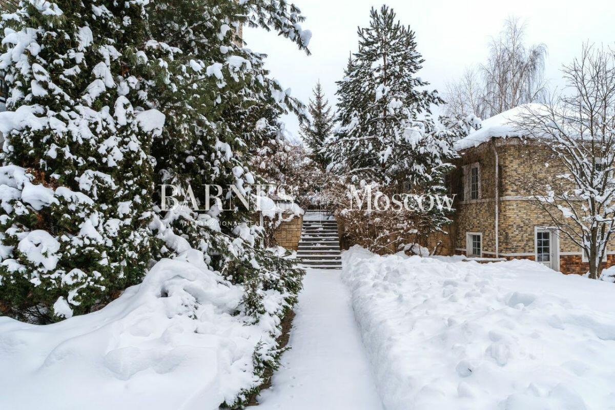 2-этажный коттедж 500 м² с отделкой