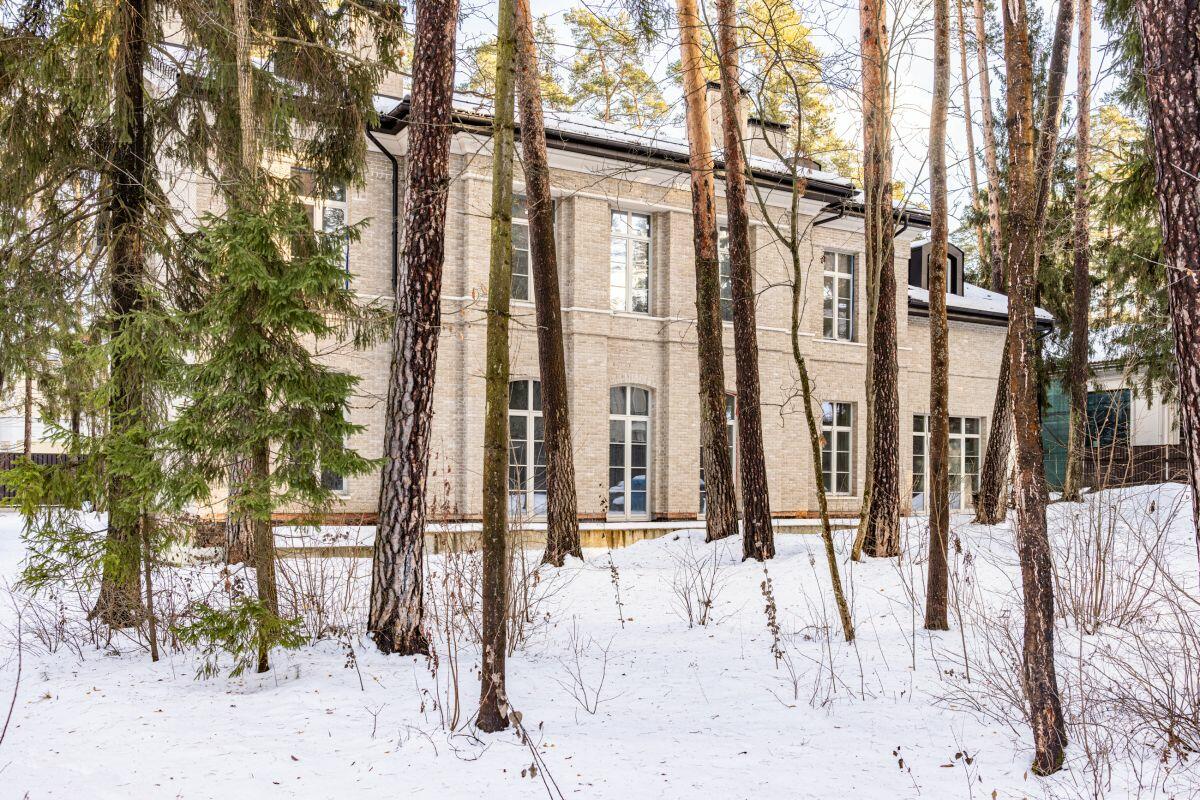 2-этажный коттедж 850 м² без отделки