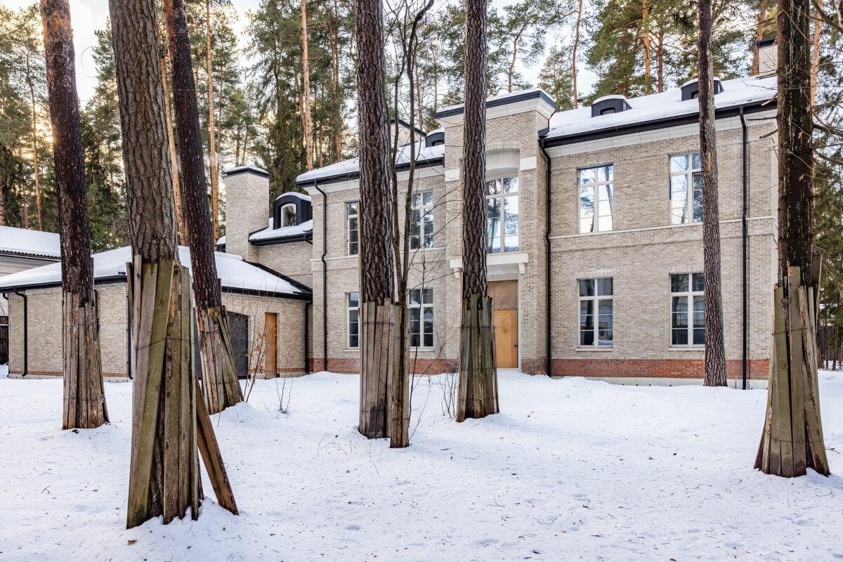 2-этажный коттедж 850 м² без отделки