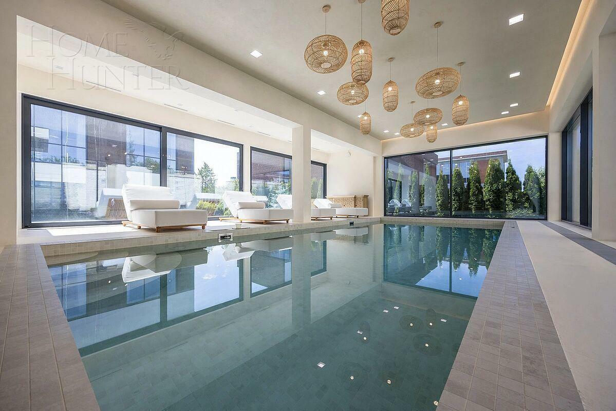 2-этажный коттедж 570 м² с отделкой