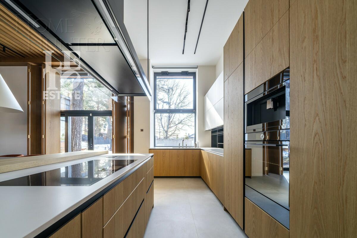 2-этажный коттедж 650 м² с отделкой