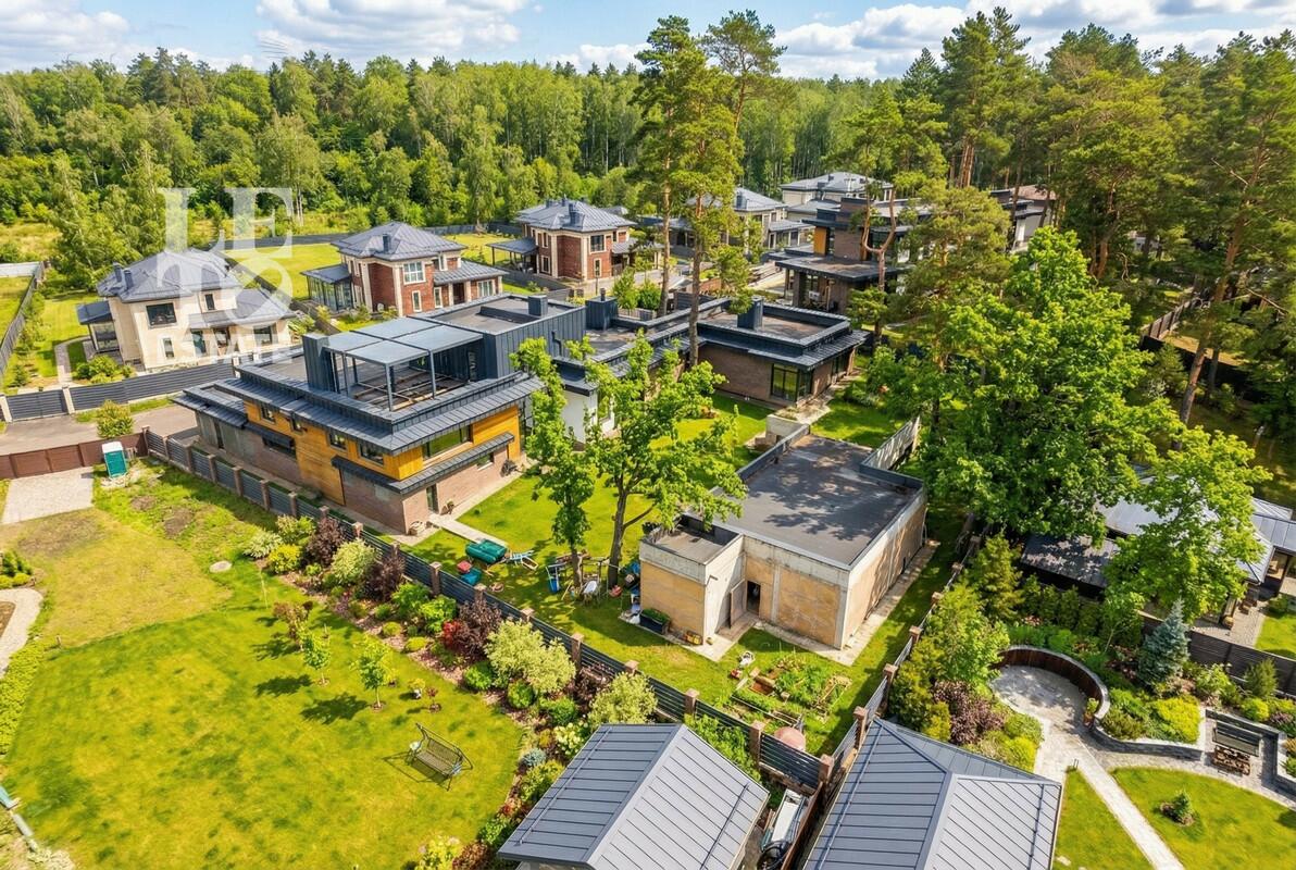 2-этажный коттедж 650 м² с отделкой