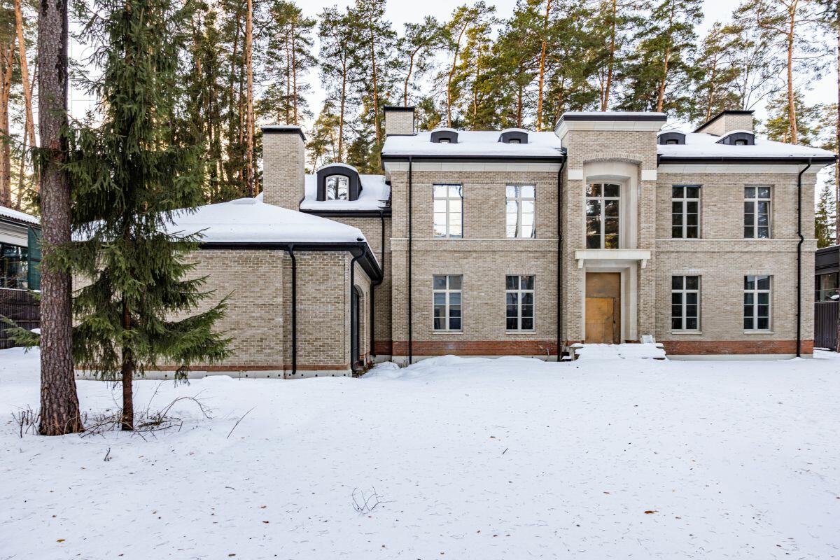 2-этажный коттедж 850 м² без отделки