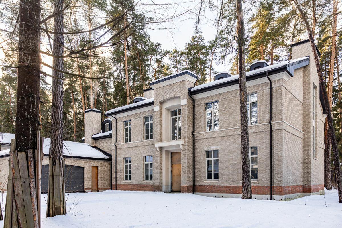 2-этажный коттедж 850 м² без отделки