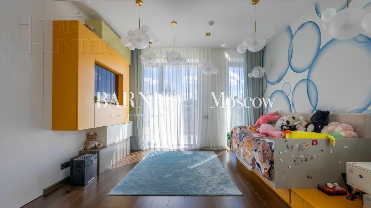 3-этажный коттедж 550 м² с отделкой